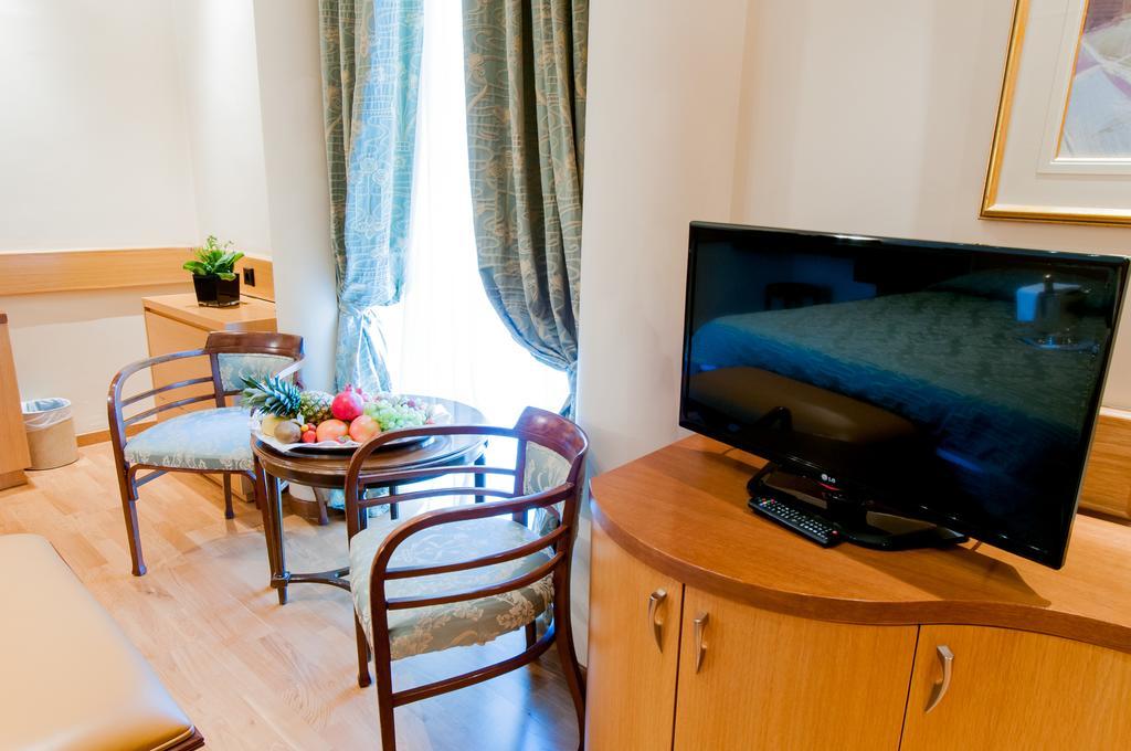 קיפיסיה Pentelikon Hotel חדר תמונה