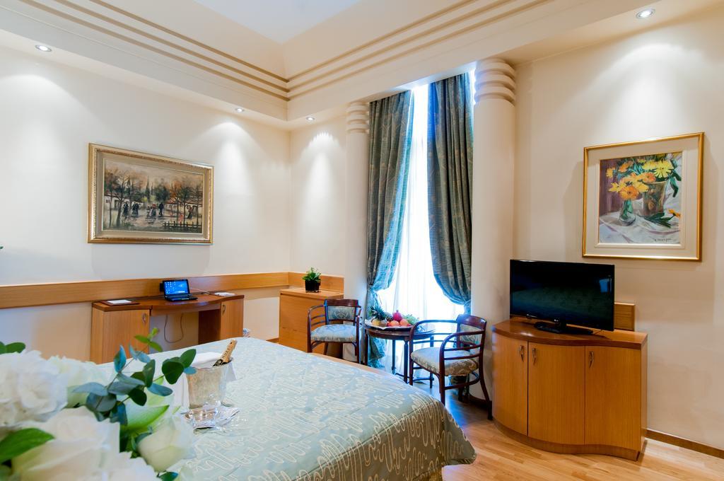 קיפיסיה Pentelikon Hotel חדר תמונה