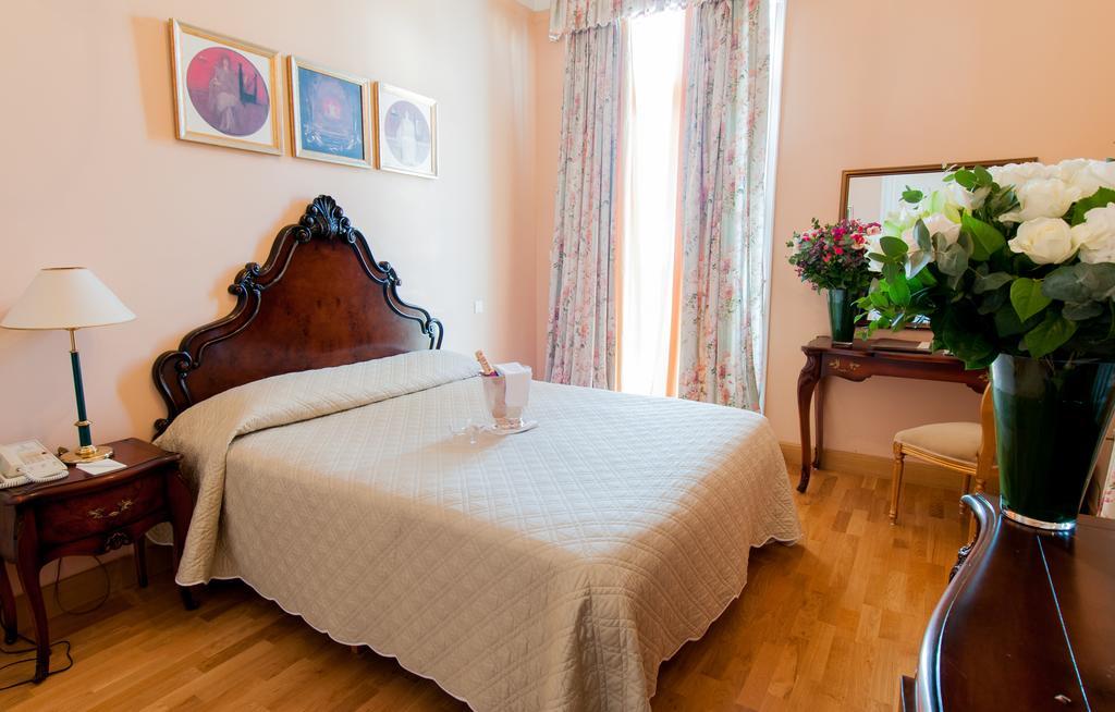 קיפיסיה Pentelikon Hotel חדר תמונה